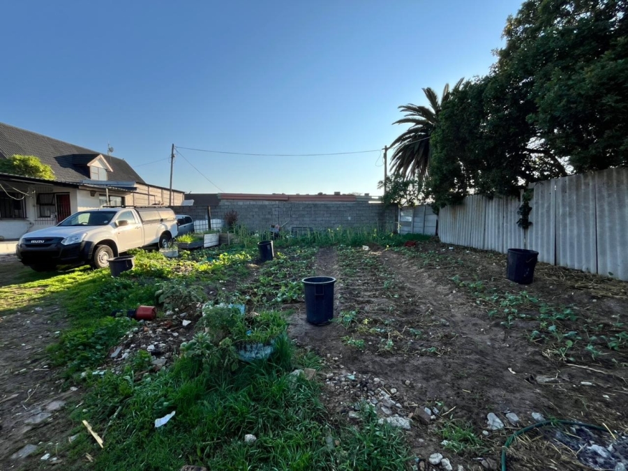 6 Bedroom Property for Sale in Riverton Western Cape